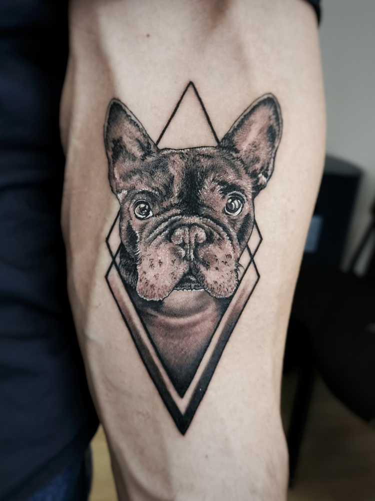 Tatuaje perro en León